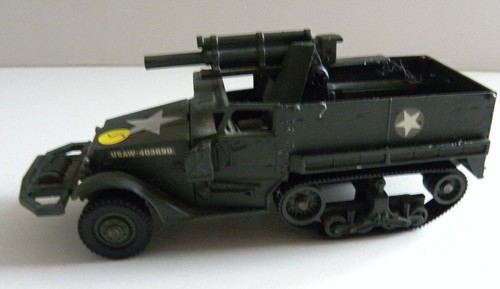 Militaire half track - half,